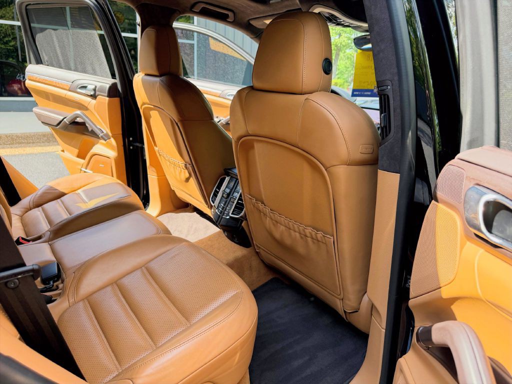 2018 Porsche Cayenne Image 17