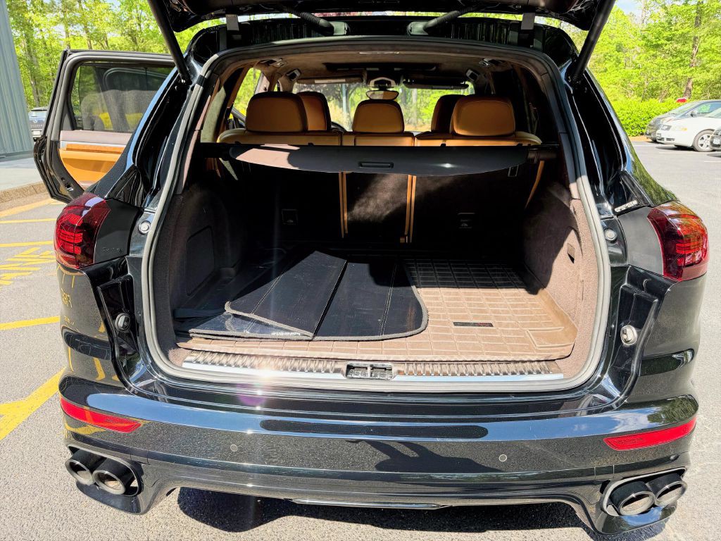 2018 Porsche Cayenne Image 18