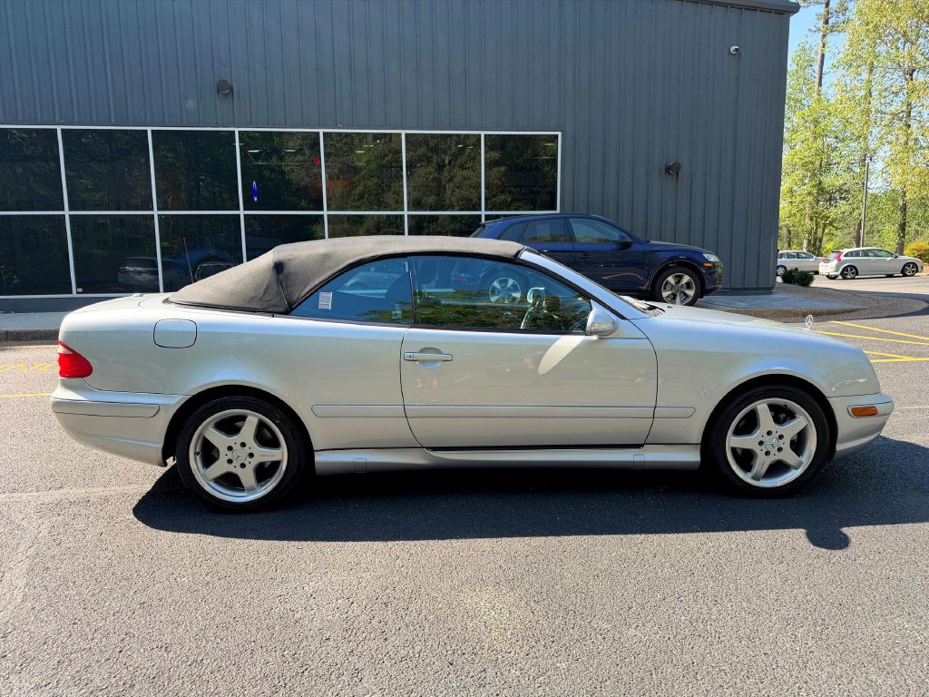 2002 Mercedes-Benz CLK-Class Image 8