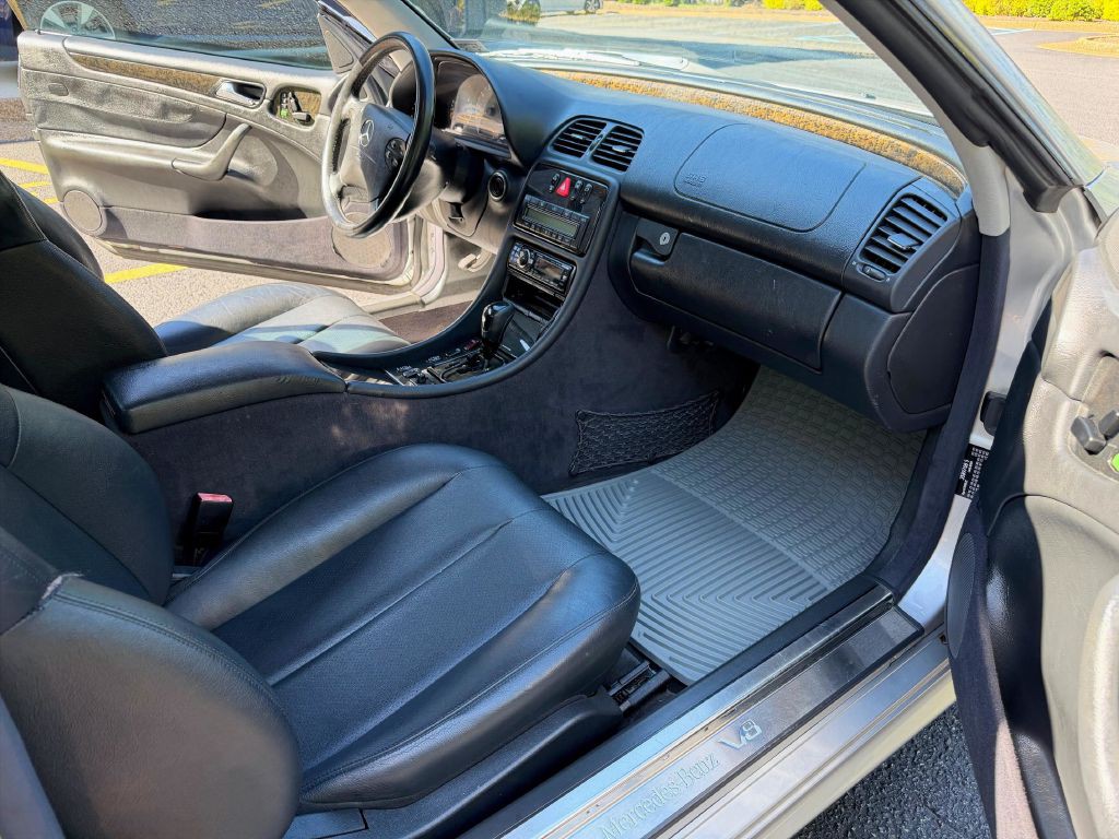 2002 Mercedes-Benz CLK-Class Image 12