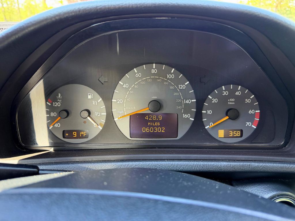2002 Mercedes-Benz CLK-Class Image 15