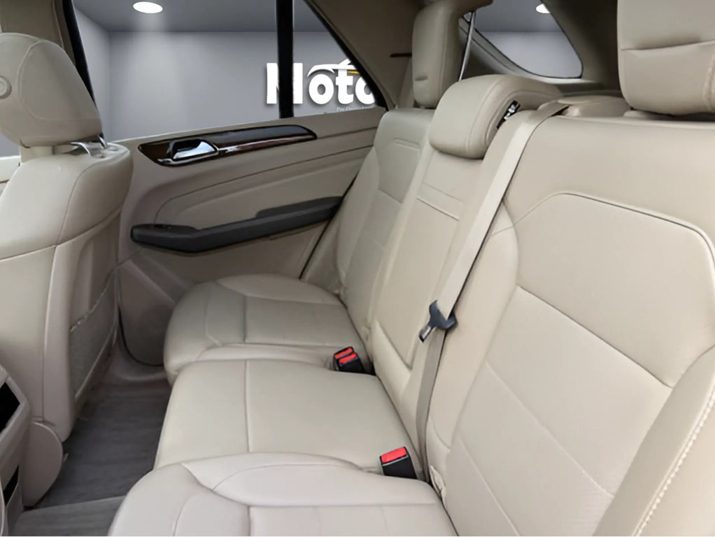 2013 Mercedes-Benz M-Class Image 9