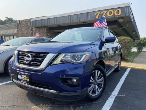 2017 Nissan Pathfinder Image 2