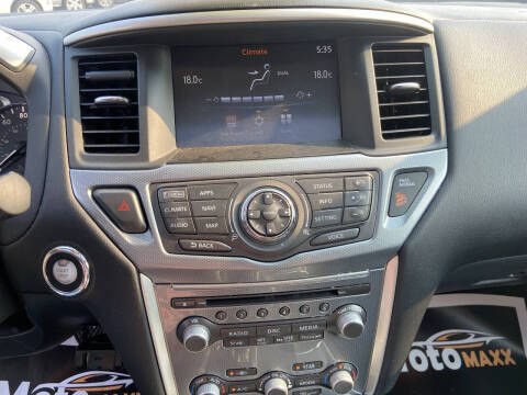 2017 Nissan Pathfinder Image 8