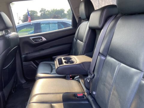 2017 Nissan Pathfinder Image 15