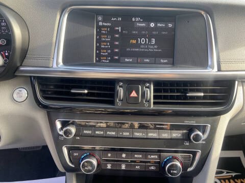 2018 Kia Optima Image 9