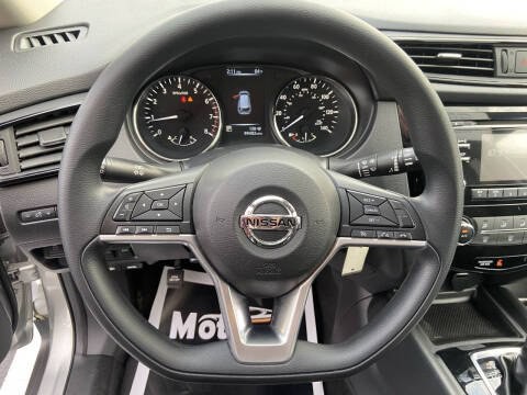 2017 Nissan Rogue Image 11