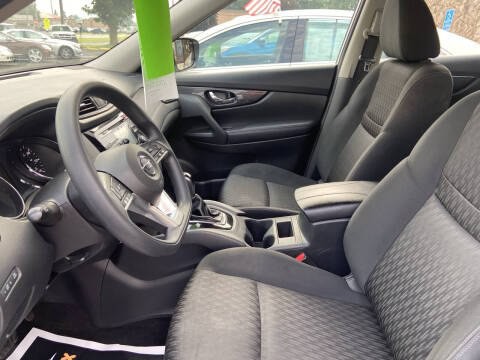 2017 Nissan Rogue Image 12