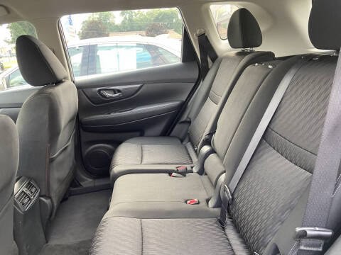 2017 Nissan Rogue Image 13