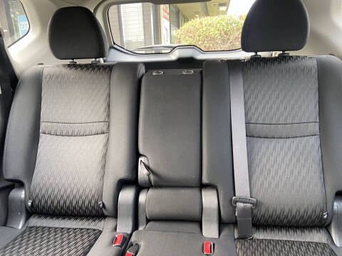 2017 Nissan Rogue Image 15