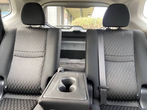 2017 Nissan Rogue Image 16
