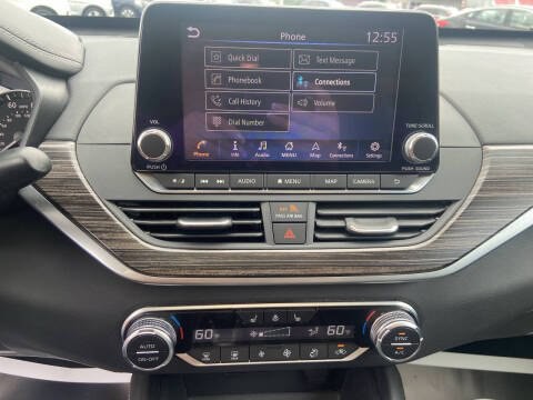 2019 Nissan Altima Image 9
