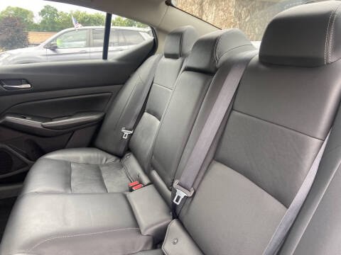 2019 Nissan Altima Image 13