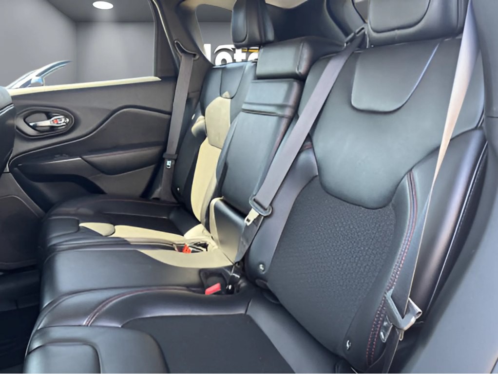 2019 Jeep Cherokee Image 8