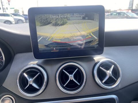 2017 Mercedes-Benz CLA-Class Image 6