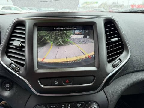 2019 Jeep Cherokee Image 12