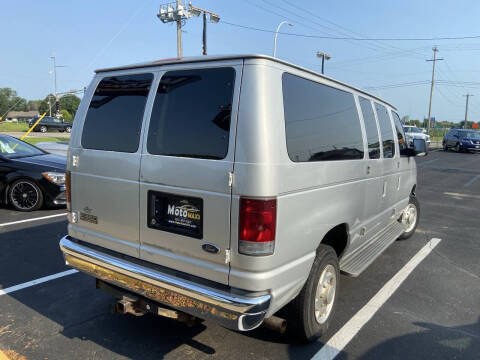 2005 Ford Econoline Image 4