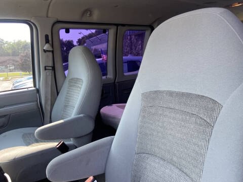 2005 Ford Econoline Image 7