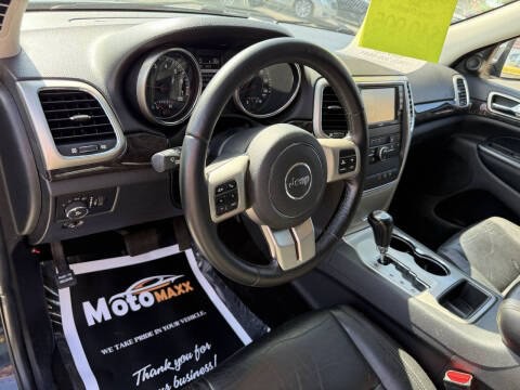 2012 Jeep Grand Cherokee Image 5