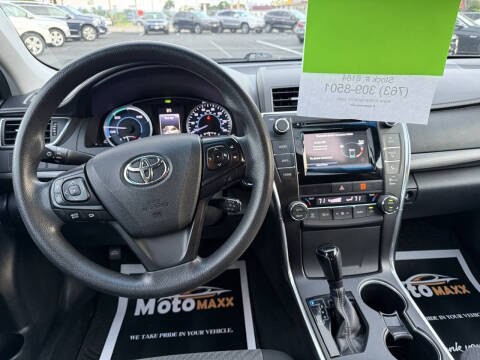2015 Toyota Camry Image 10