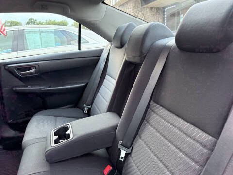 2015 Toyota Camry Image 13