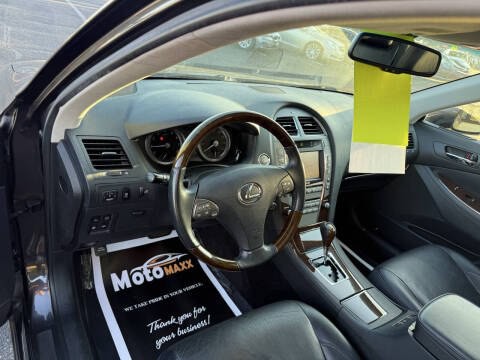 2011 Lexus ES Image 5