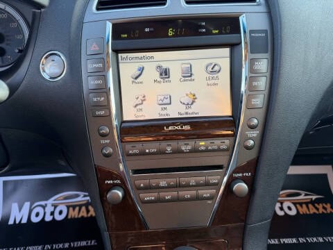 2011 Lexus ES Image 8