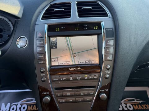 2011 Lexus ES Image 10