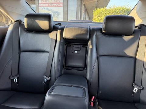 2011 Lexus ES Image 16