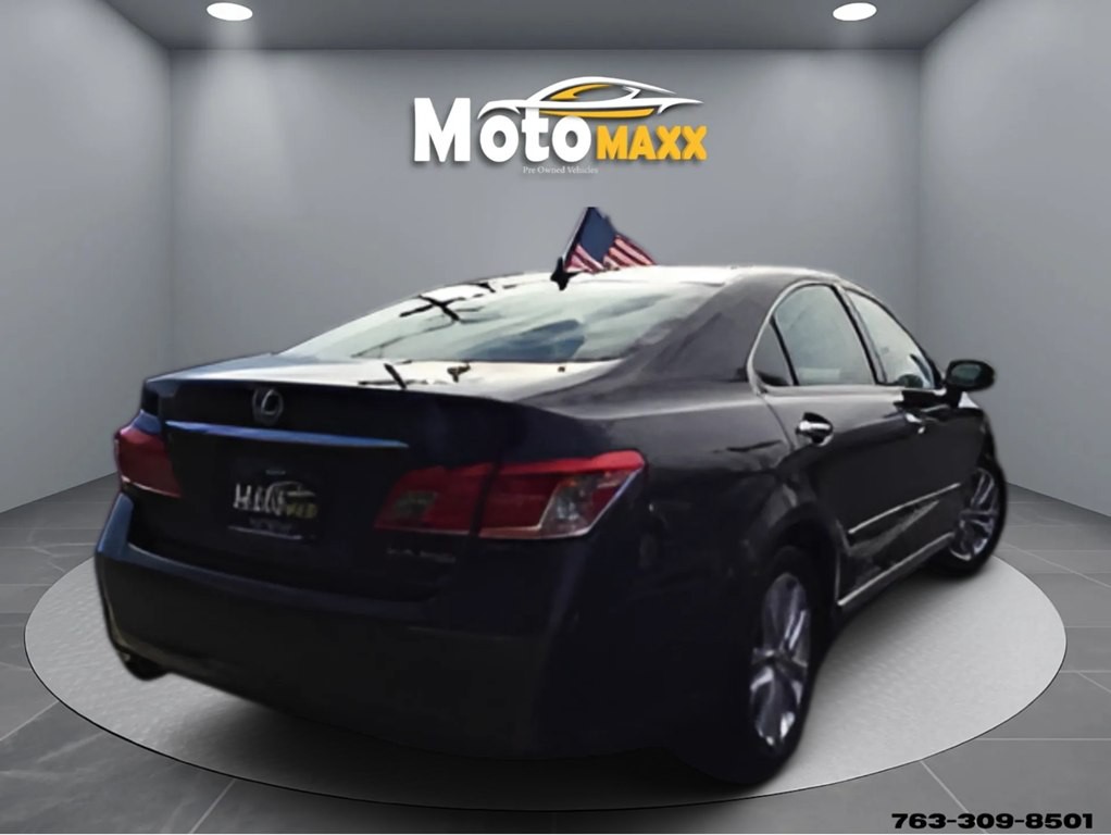 2011 Lexus ES Image 4