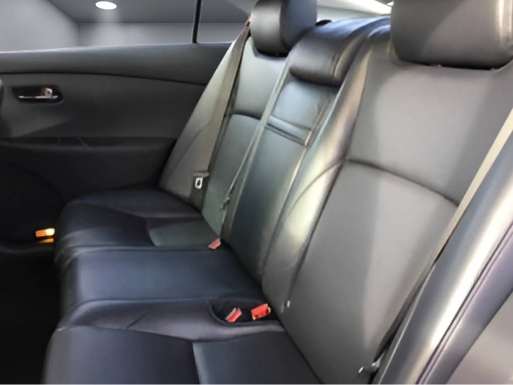 2011 Lexus ES Image 9