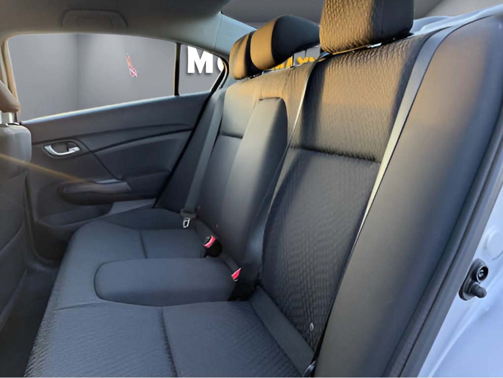 2015 Honda Civic Image 9