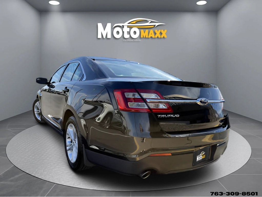 2015 Ford Taurus Image 4