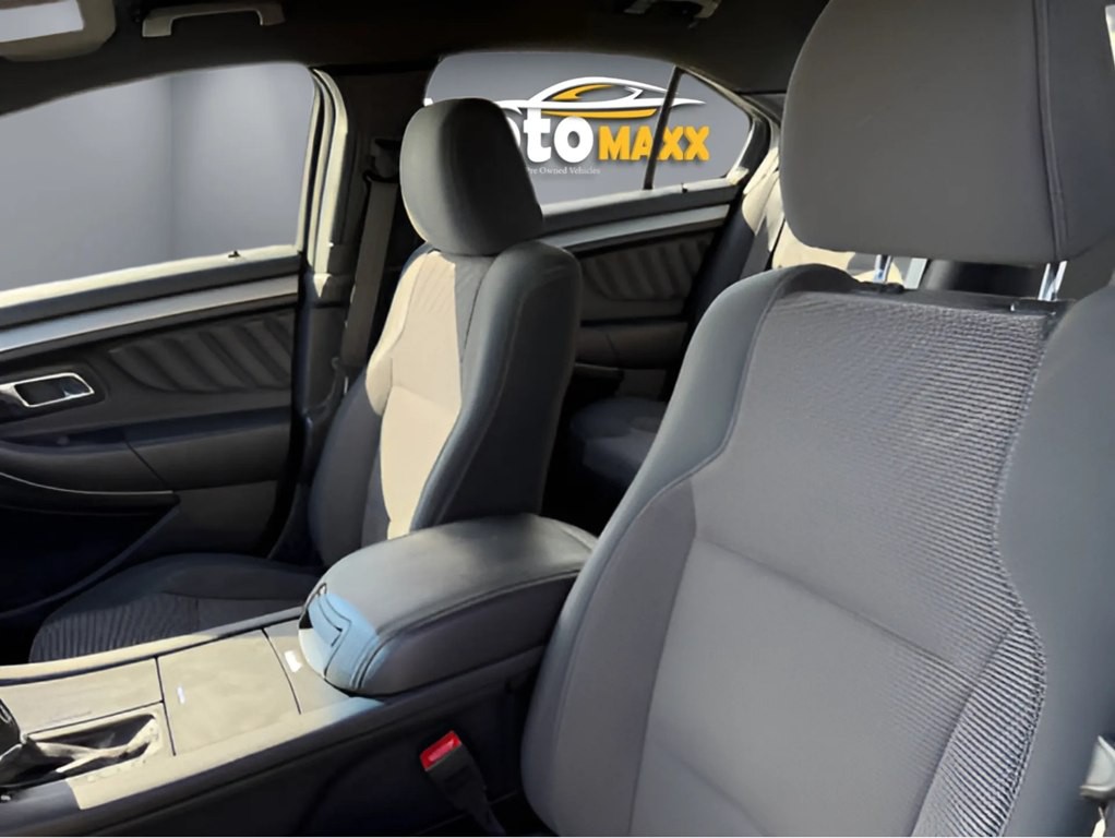 2015 Ford Taurus Image 7