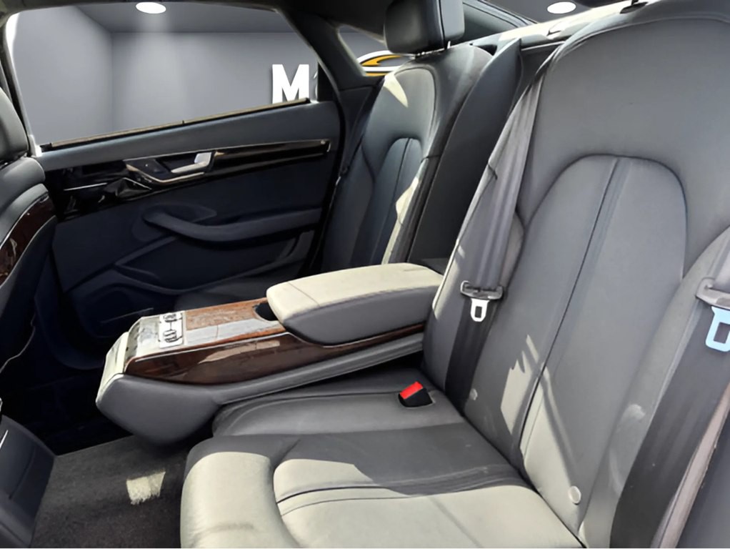 2015 Audi A8 Image 8