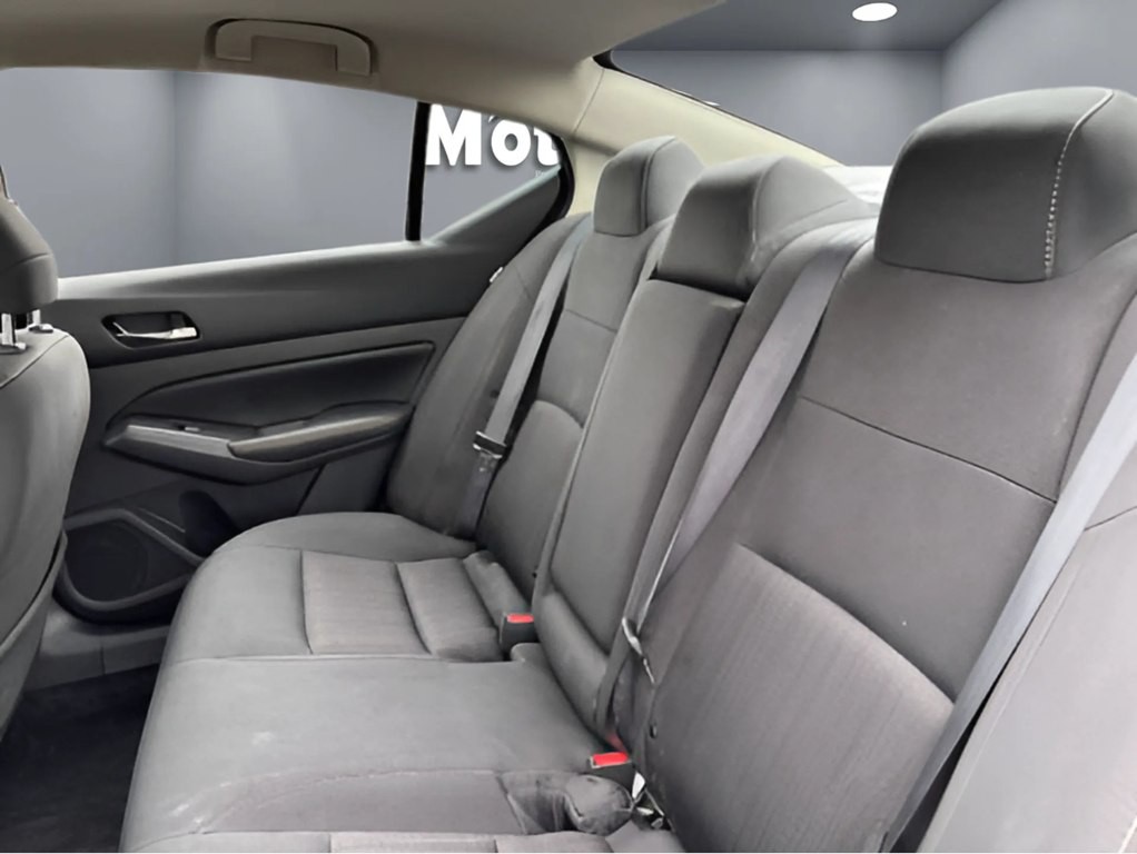 2025 Nissan Altima Image 8