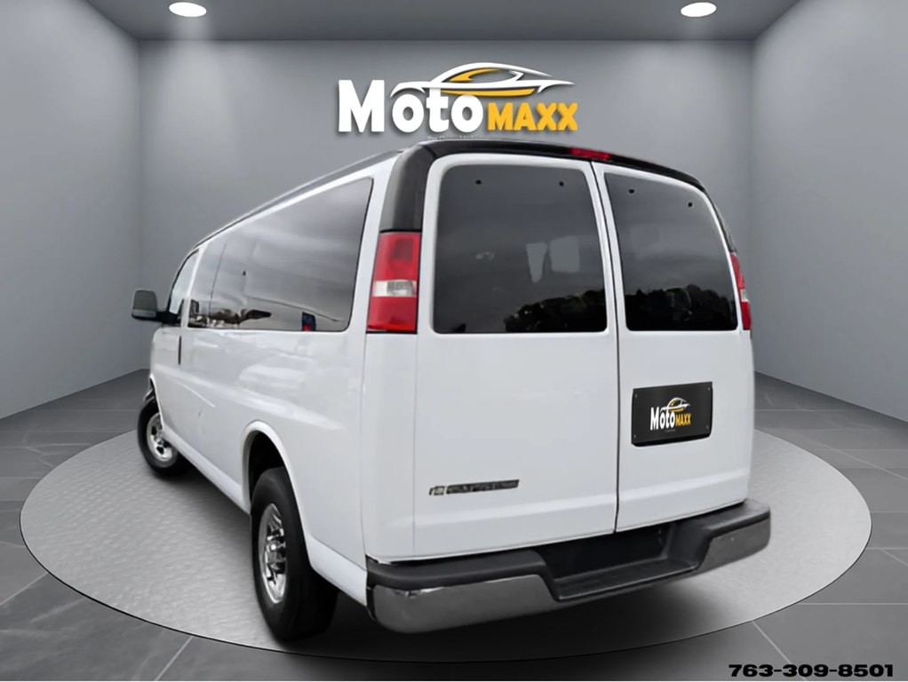 2020 Chevrolet Express Image 3
