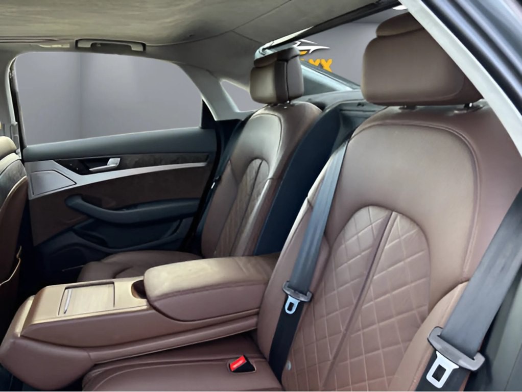 2015 Audi A8 Image 8