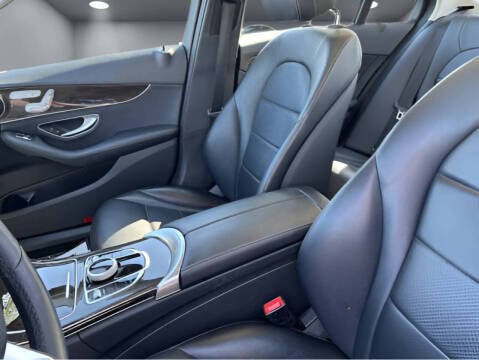 2017 Mercedes-Benz C-Class Image 6