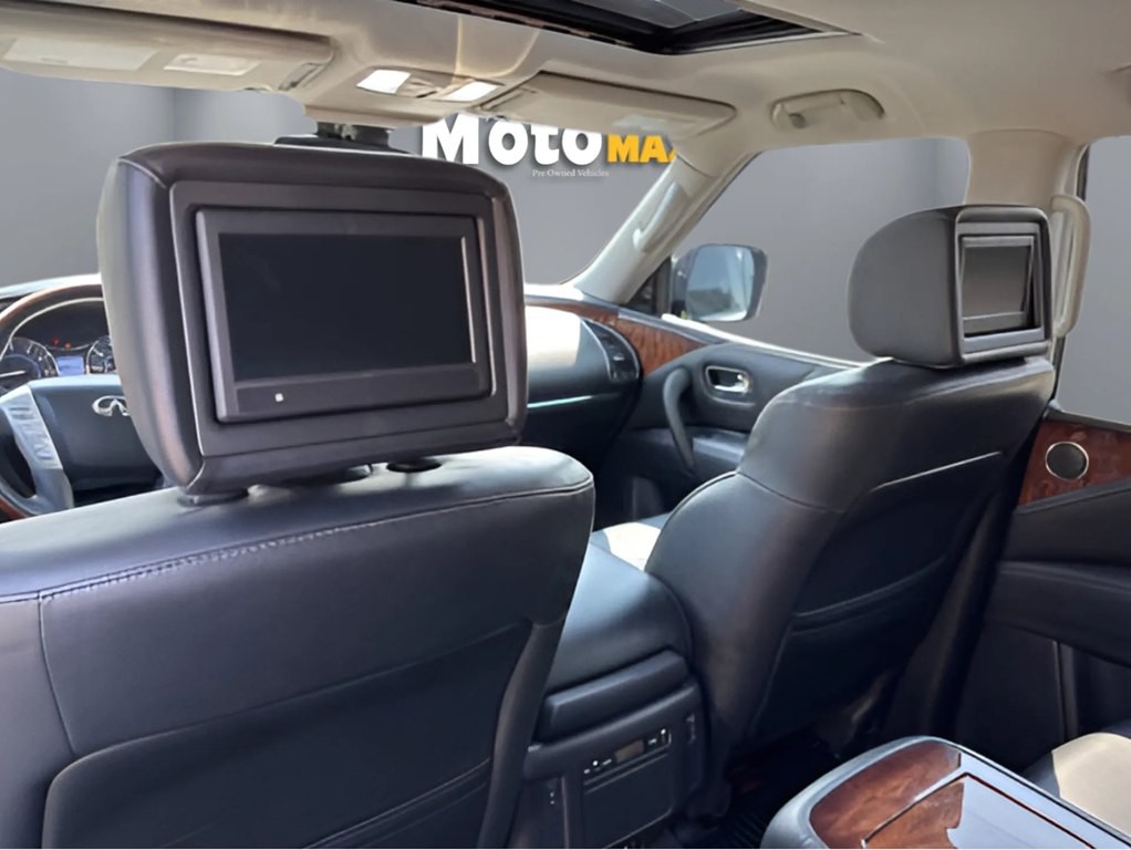 2015 INFINITI QX80 Image 11