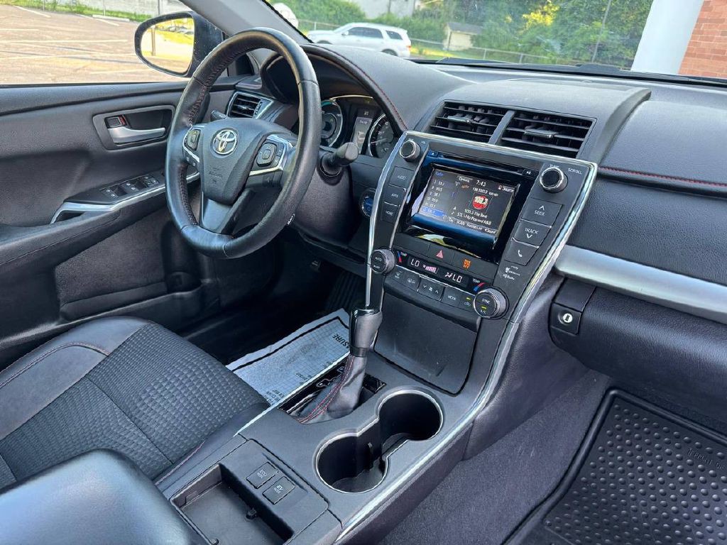 2015 Toyota Camry Image 13