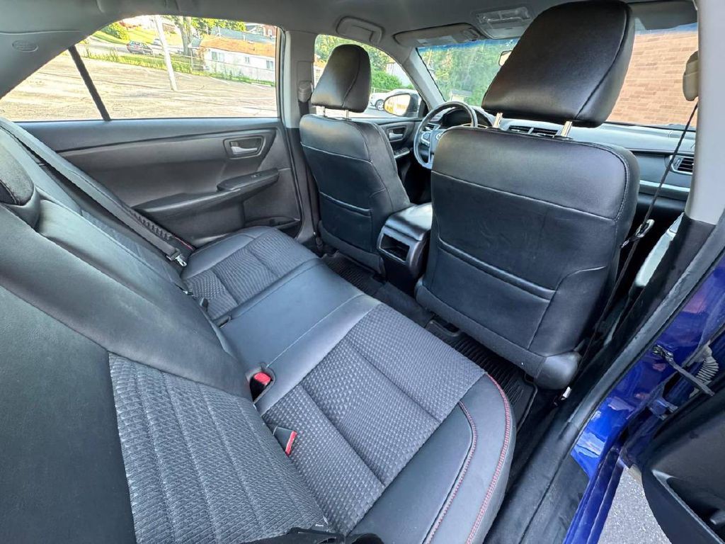 2015 Toyota Camry Image 15