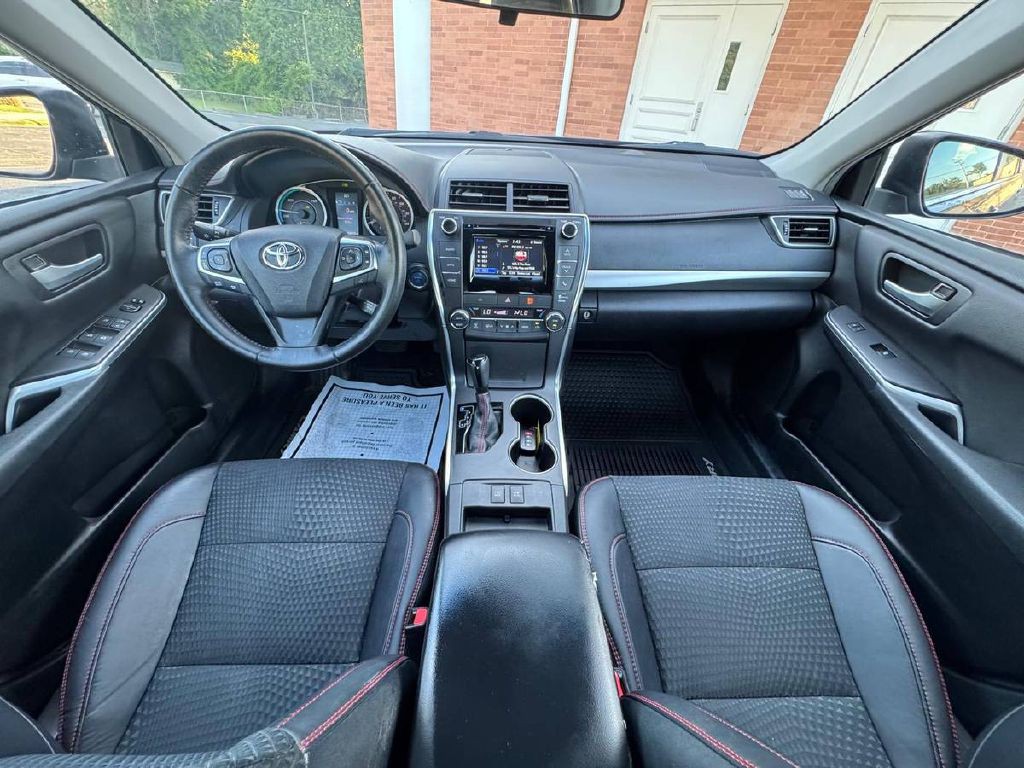 2015 Toyota Camry Image 16