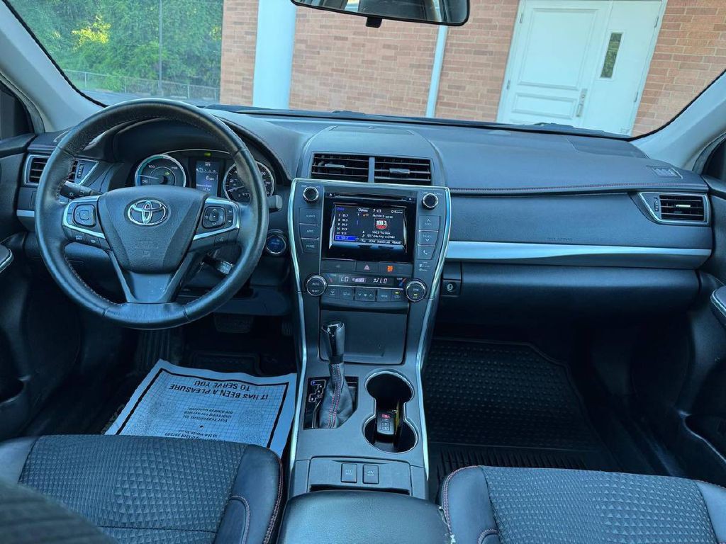 2015 Toyota Camry Image 17