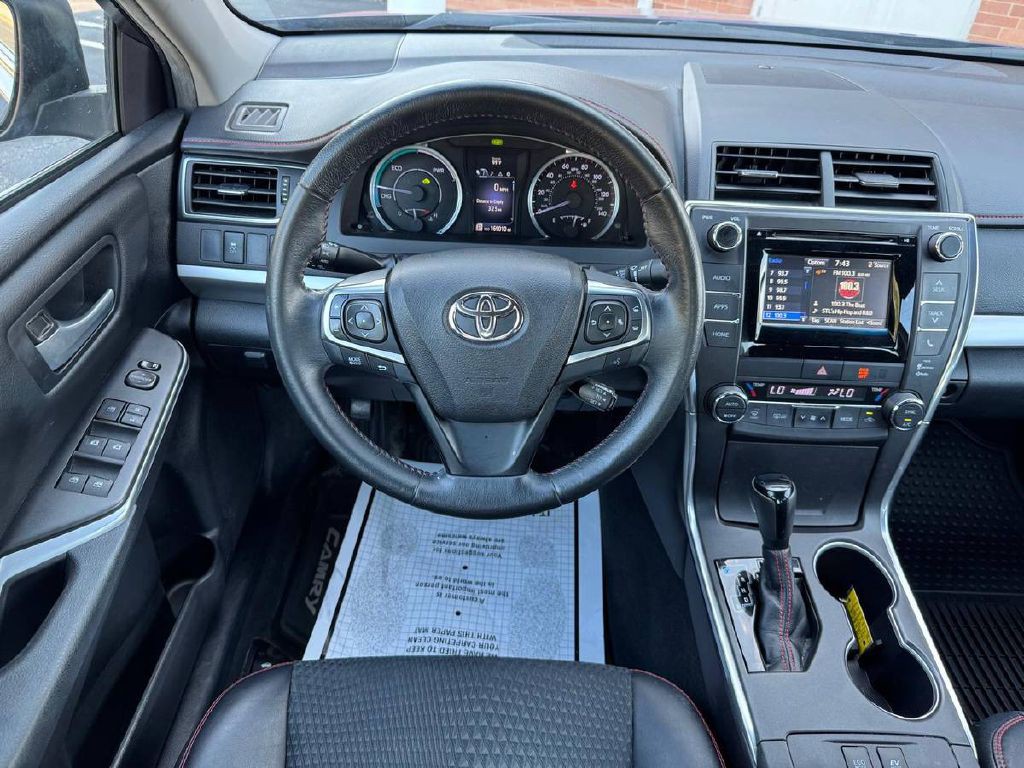 2015 Toyota Camry Image 18