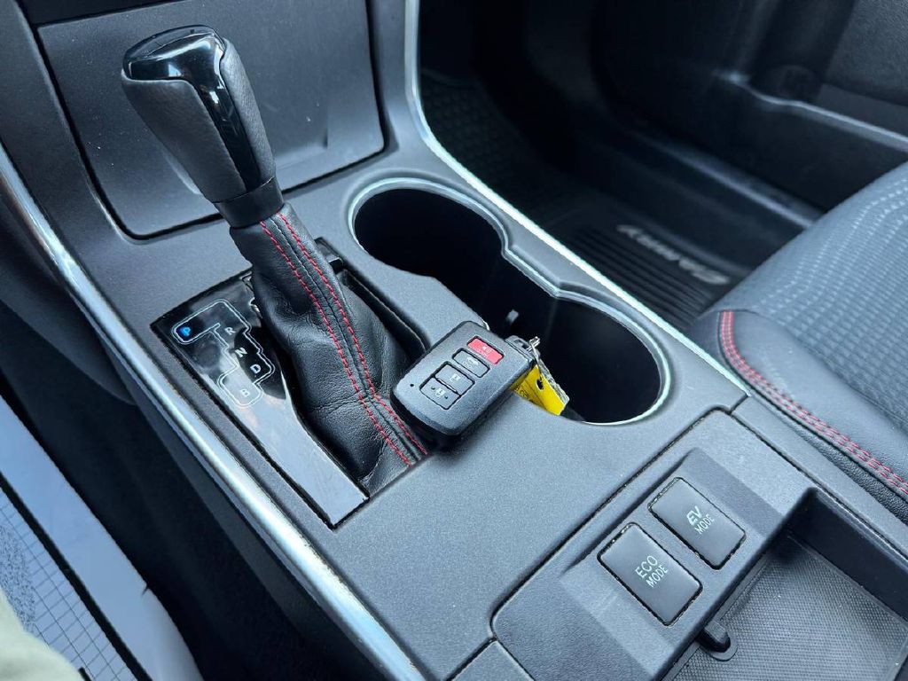 2015 Toyota Camry Image 21