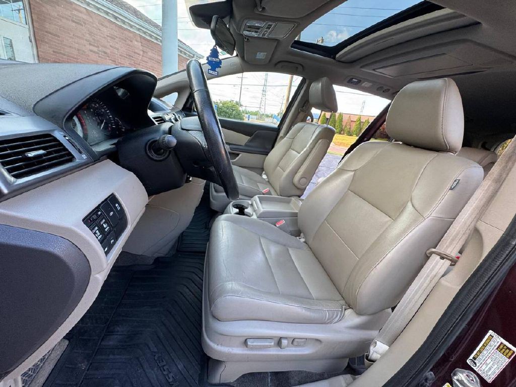 2015 Honda Odyssey Image 9