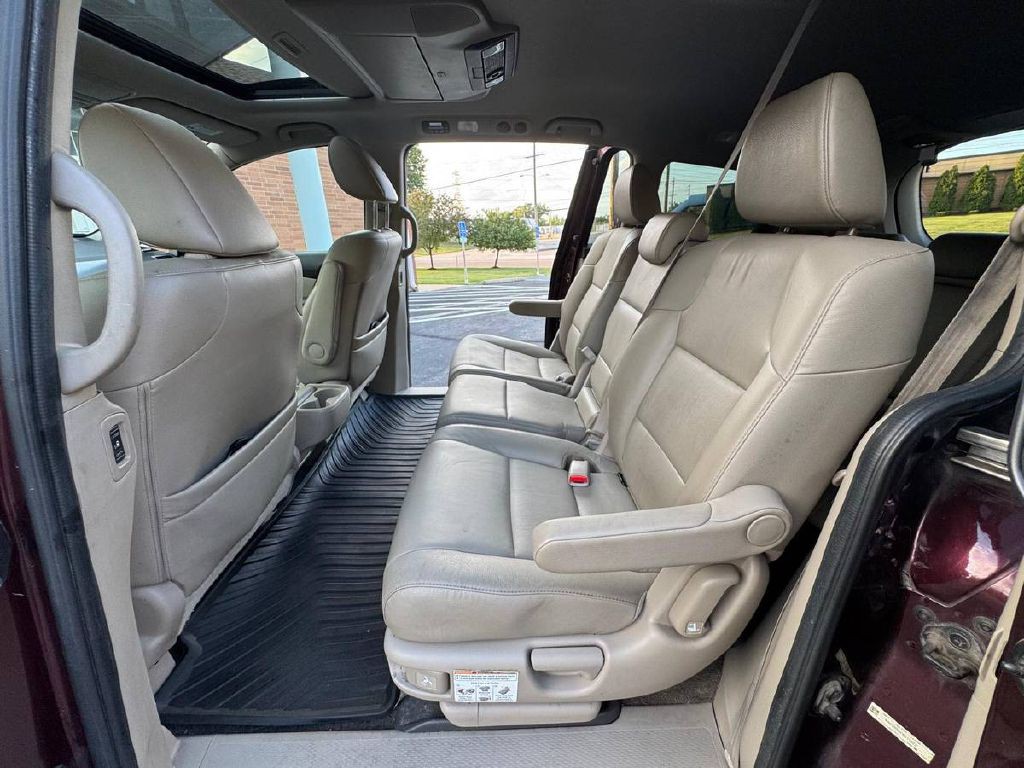 2015 Honda Odyssey Image 11