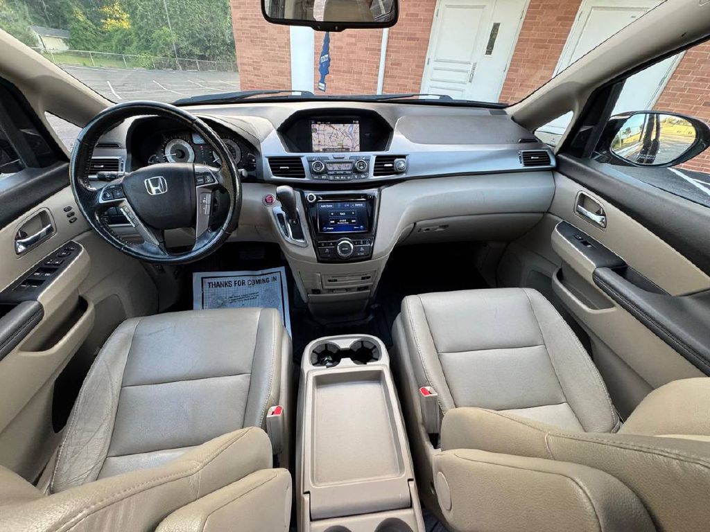2015 Honda Odyssey Image 12