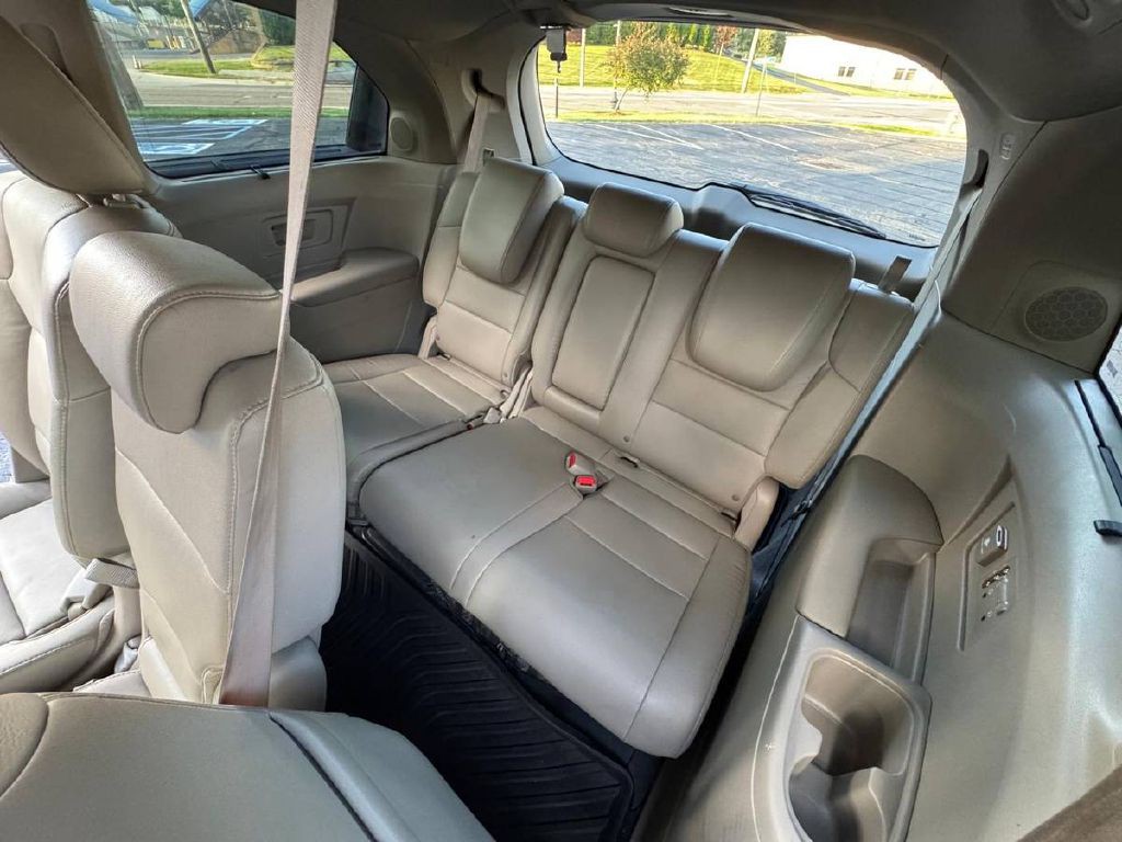 2015 Honda Odyssey Image 13